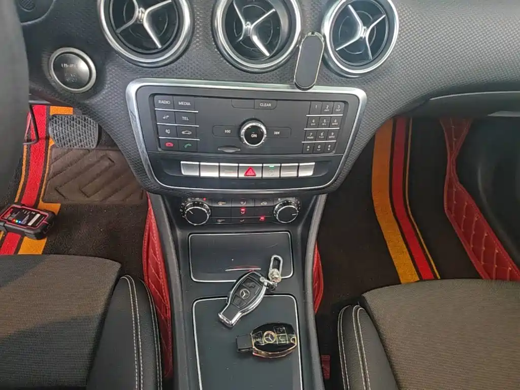 Mercedes-Benz A-Class 2017 — фото 14
