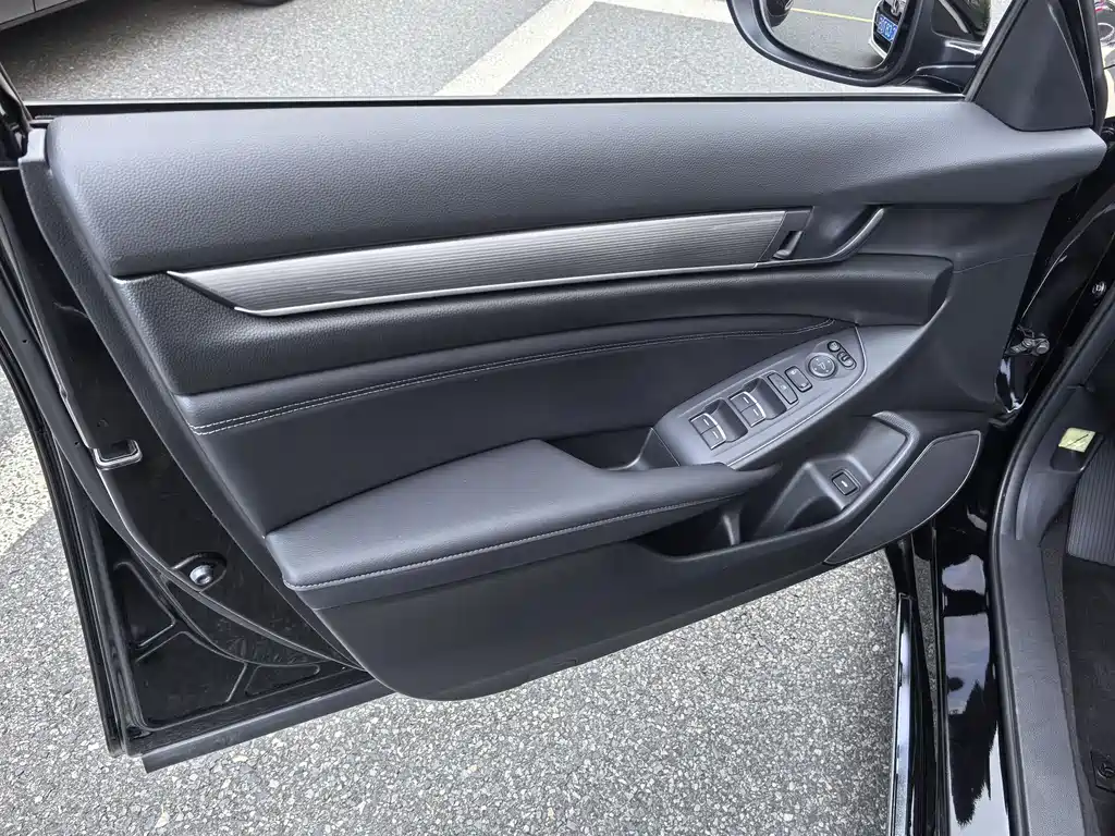 Honda Accord 2023 — фото 20