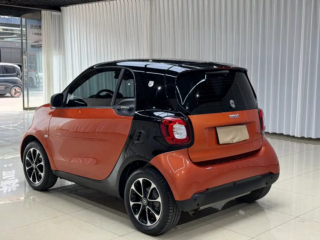 smart Fortwo 2017 — фото 14
