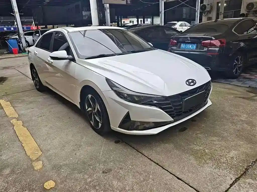 Hyundai Elantra 2021 — фото 3