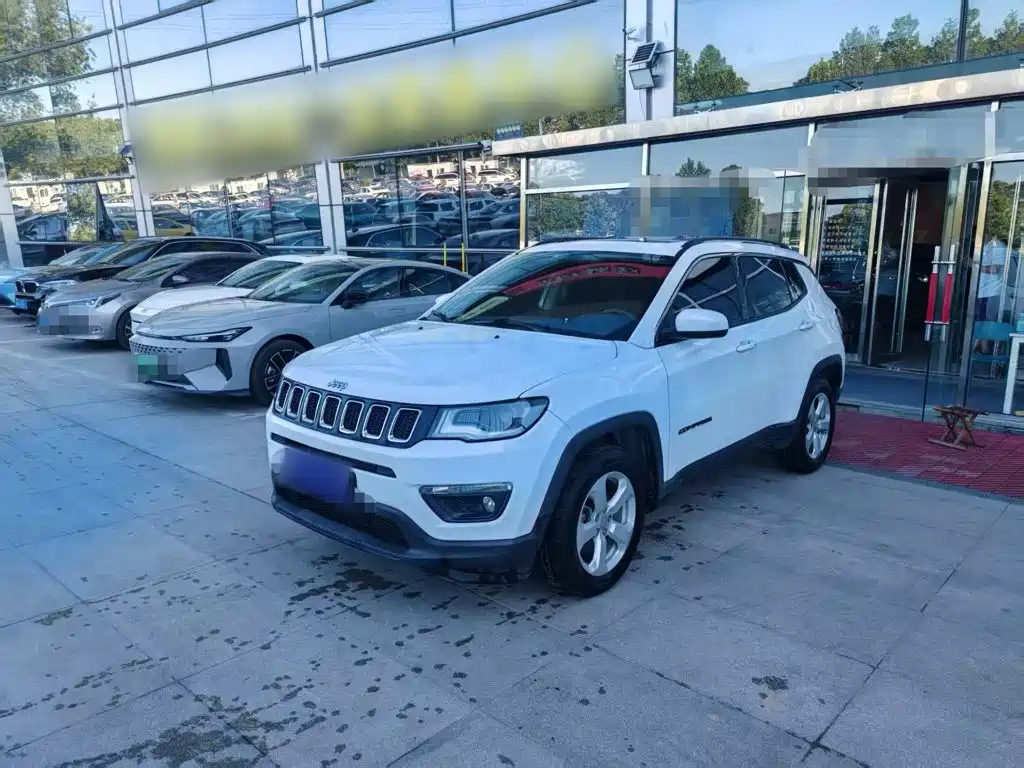 Jeep Compass 2018 — фото 1