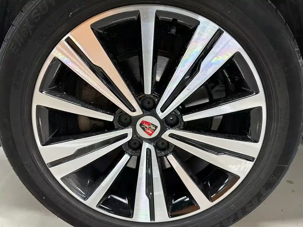 Roewe RX5 2019 — фото 16