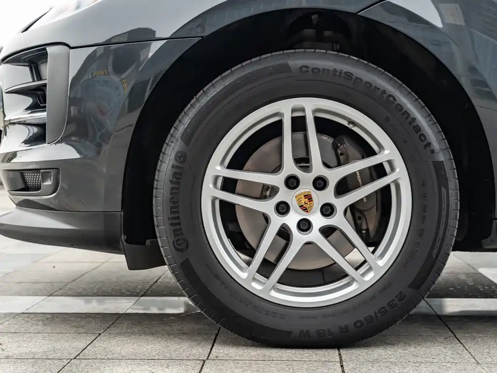 Porsche Macan 2019 — фото 10