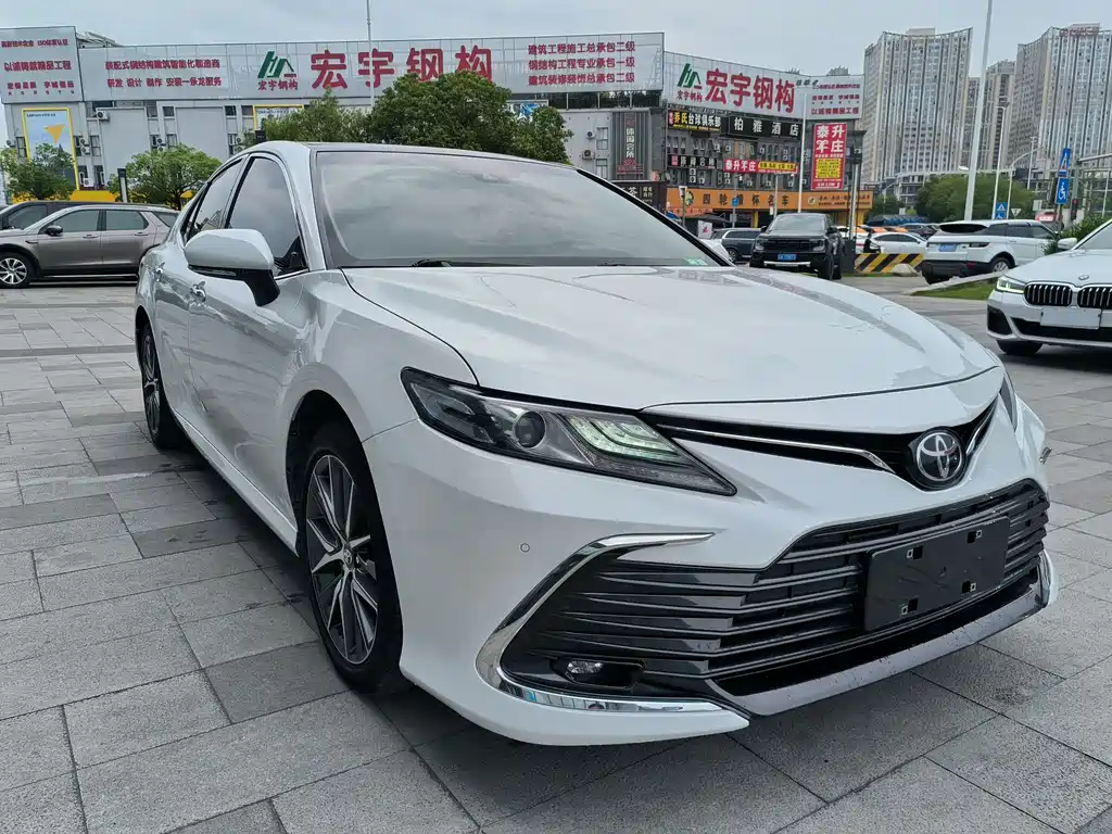 Toyota Camry 2021 — фото 8