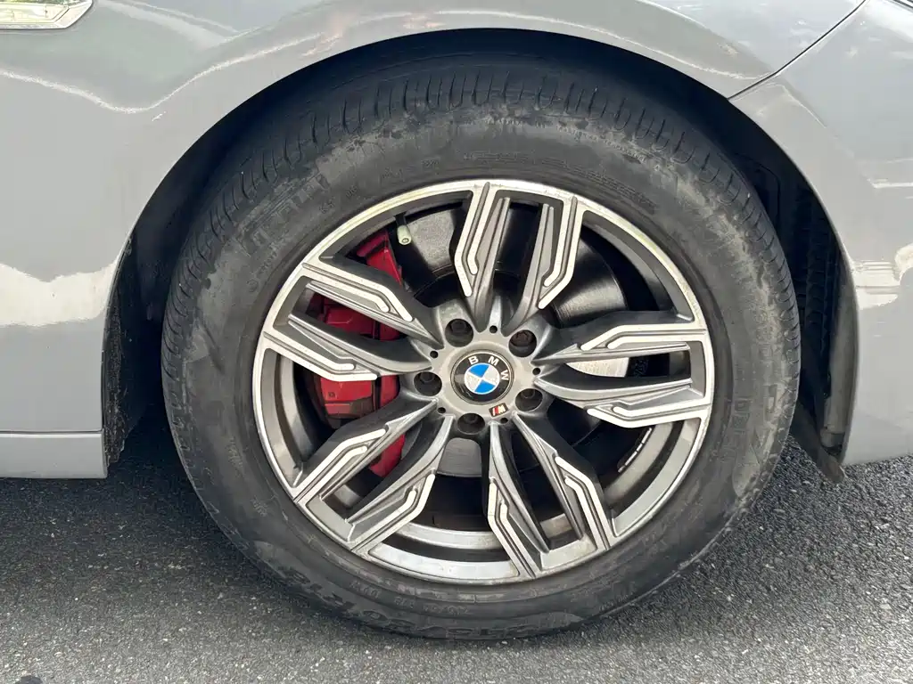 BMW 5 Series GT 2010 — фото 9