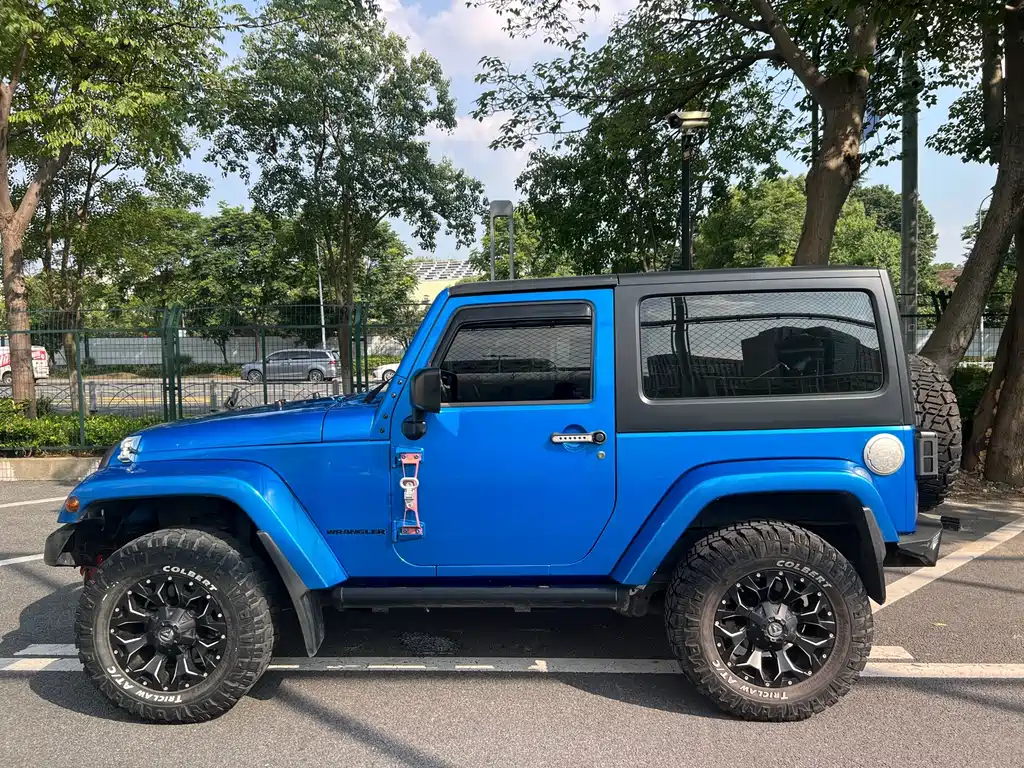 Jeep Wrangler 2015 — фото 7