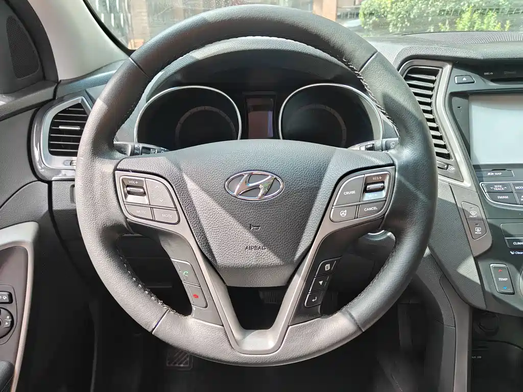 Hyundai Santa Fe 2015 — фото 20