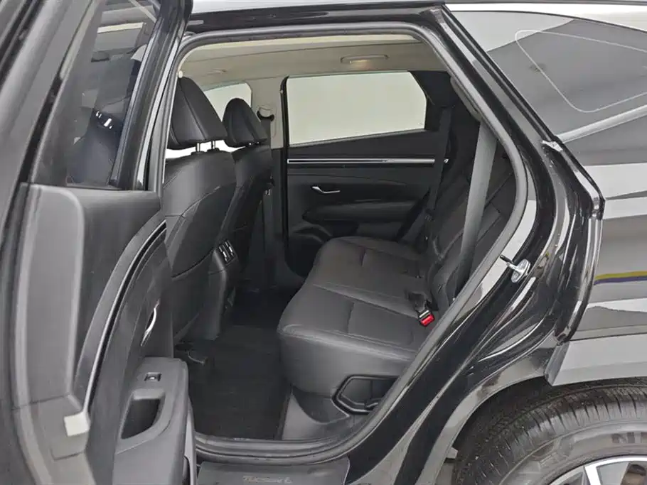 Hyundai Tucson 2023 — фото 11