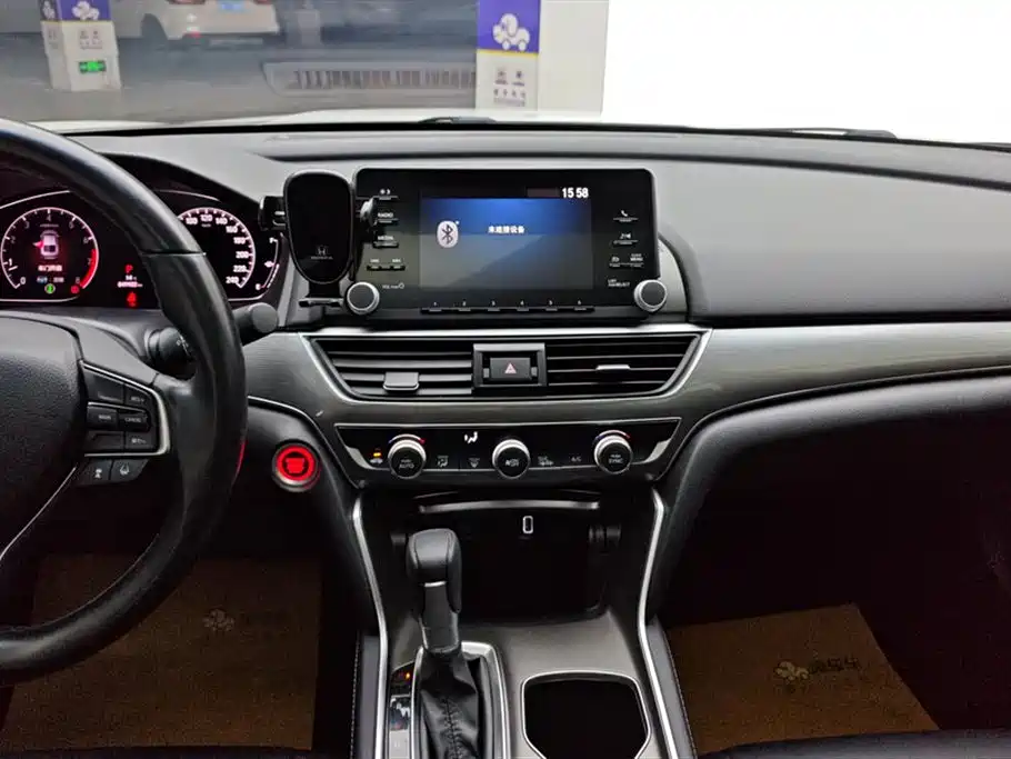 Honda Accord 2019 — фото 13