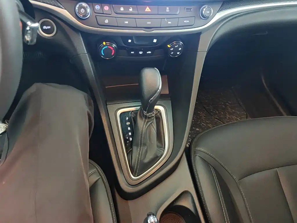 Buick Excelle 2021 — фото 14