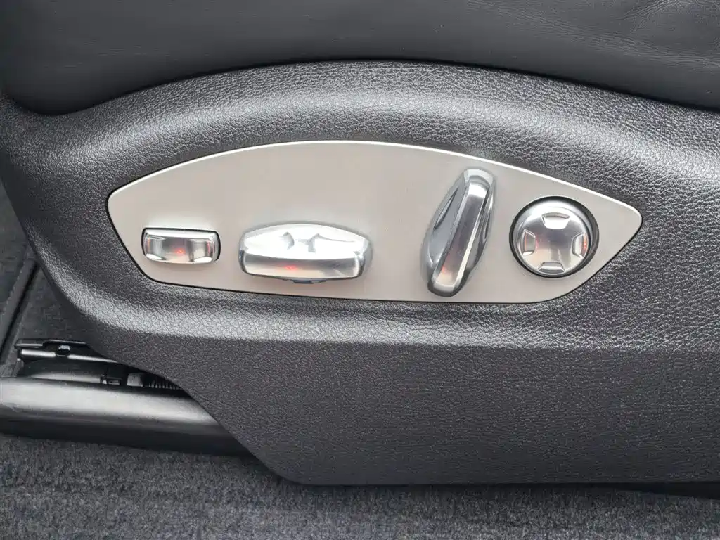 Porsche Macan 2024 — фото 13