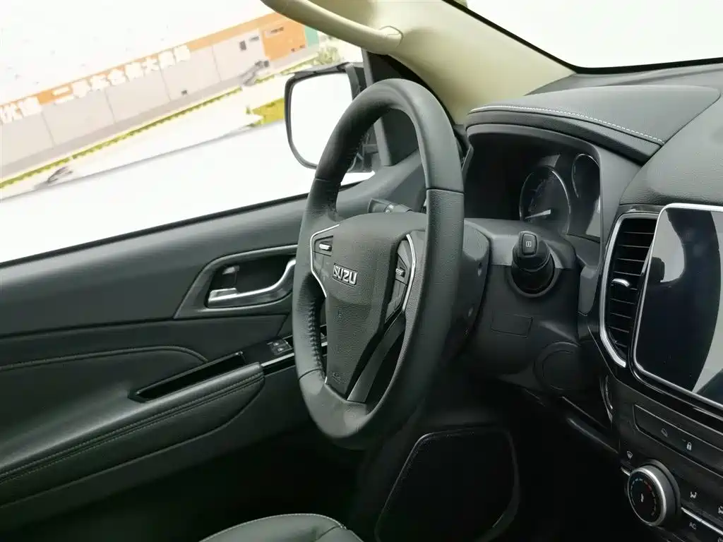 Isuzu MU-X 2023 — фото 22
