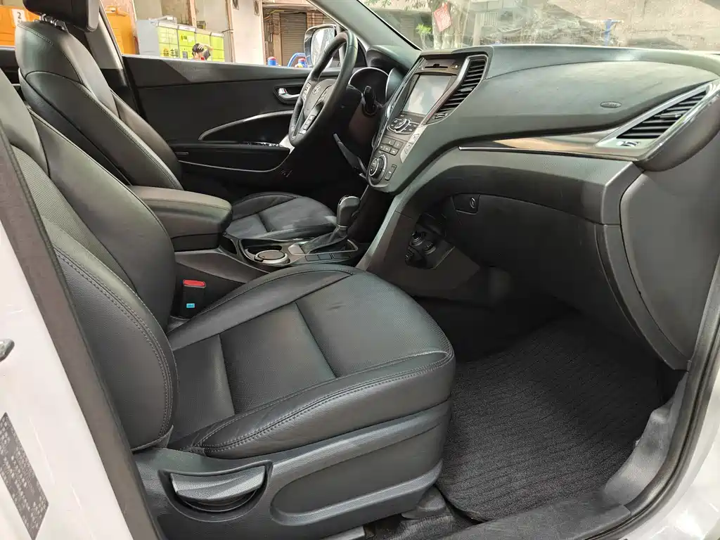 Hyundai Santa Fe 2015 — фото 13