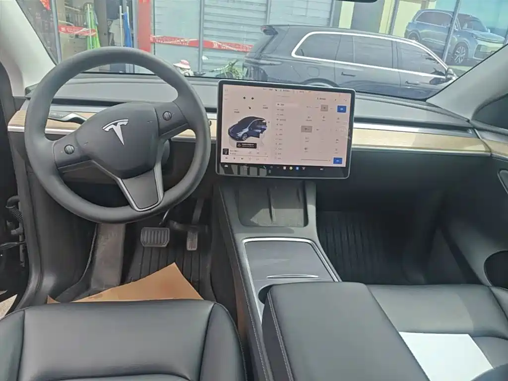 Tesla Model Y 2022 — фото 10