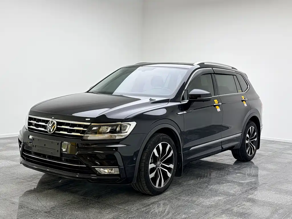 Volkswagen Tiguan L 2021 — фото 1