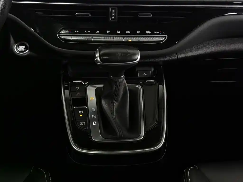 GAC Trumpchi M6 2020 — фото 13