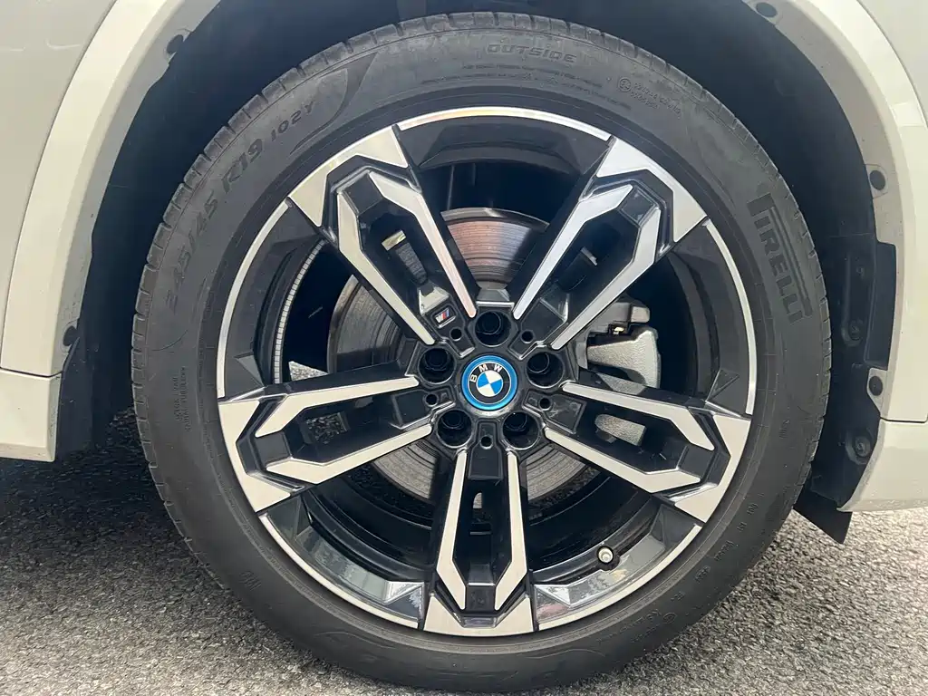 BMW iX1 2025 — фото 16