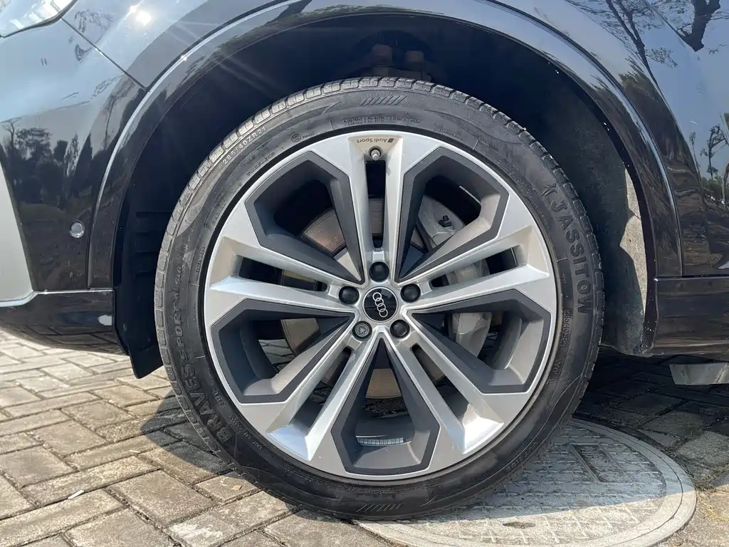 Audi Q7 2021 — фото 22