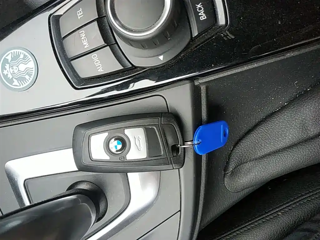 BMW 3 Series 2017 — фото 9