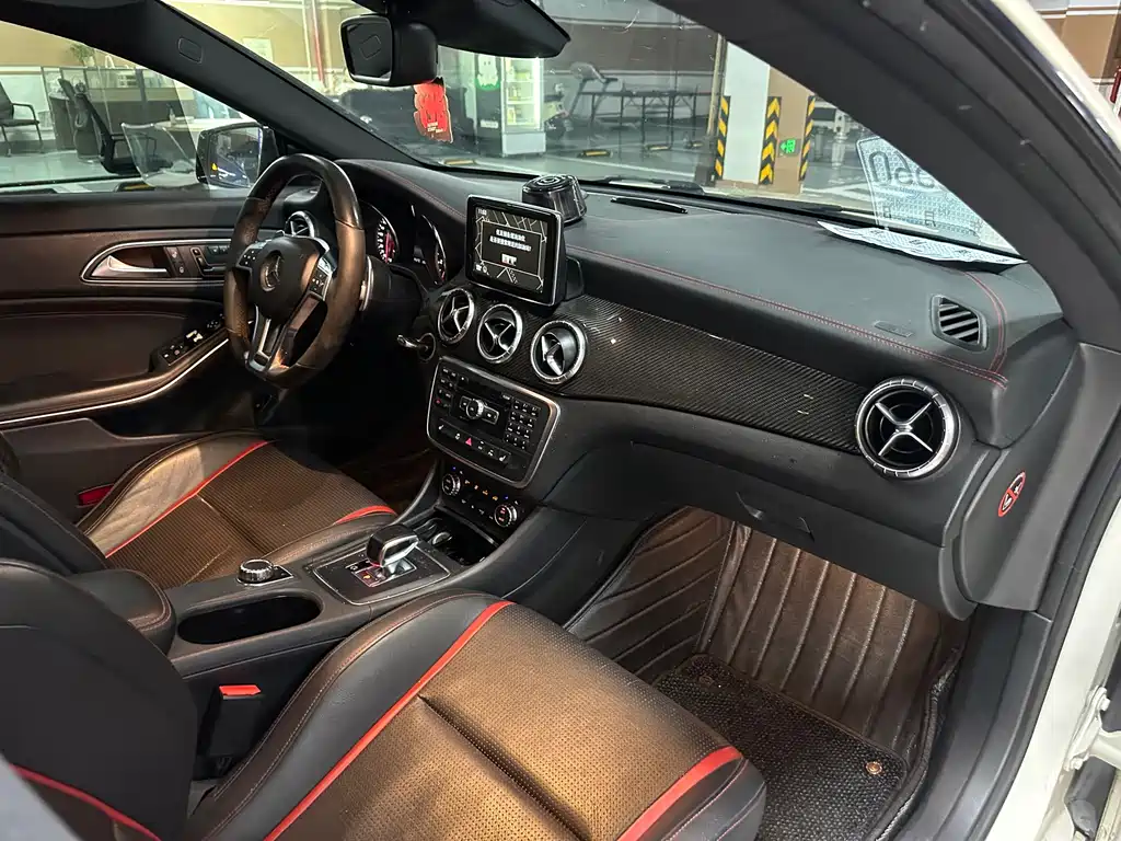 Mercedes-Benz CLA AMG 2016 — фото 15