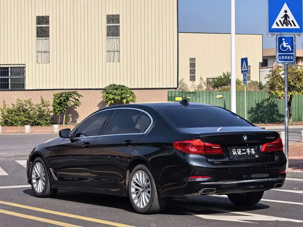 BMW 5 Series 2019 — фото 5
