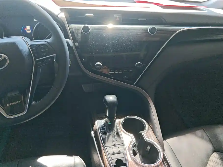Toyota Camry 2020 — фото 13