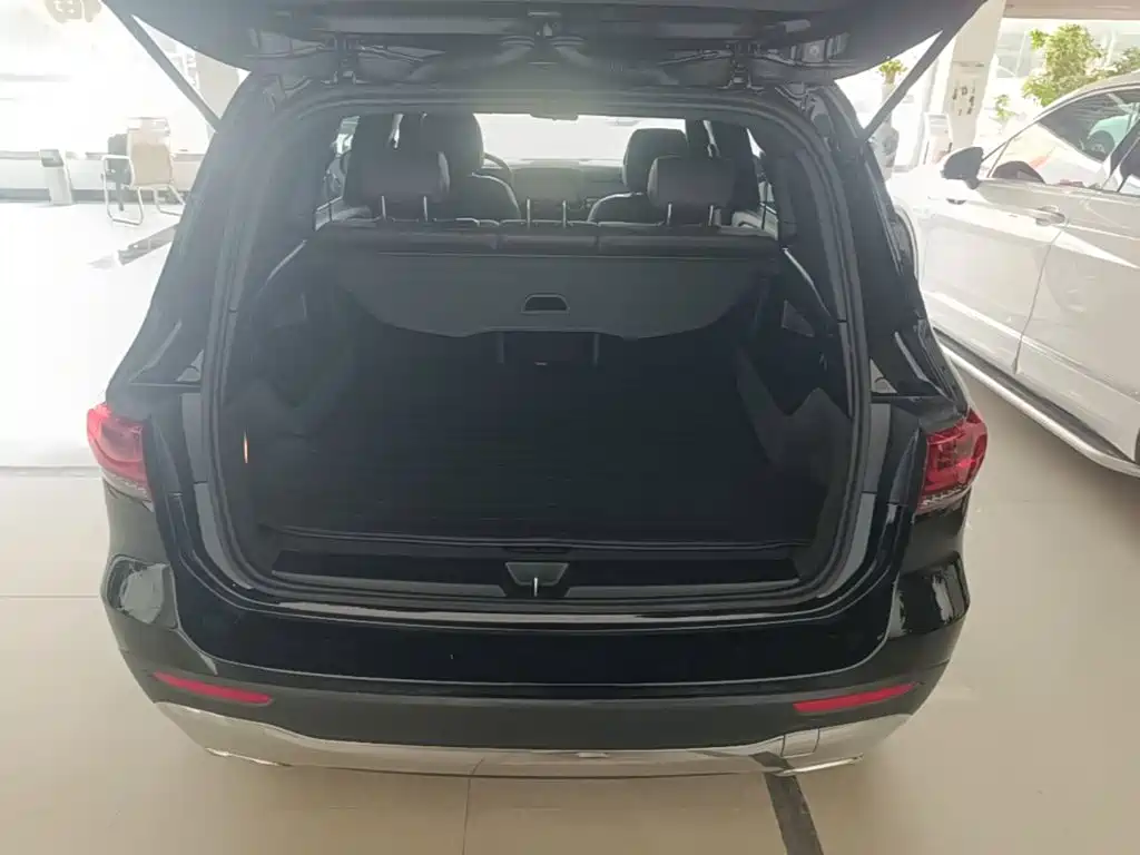 Mercedes-Benz GLB 2023 — фото 19