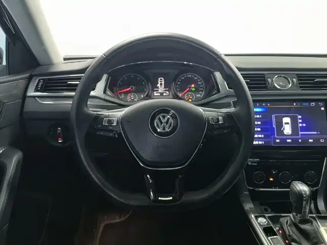 Volkswagen Passat 2018 — фото 8
