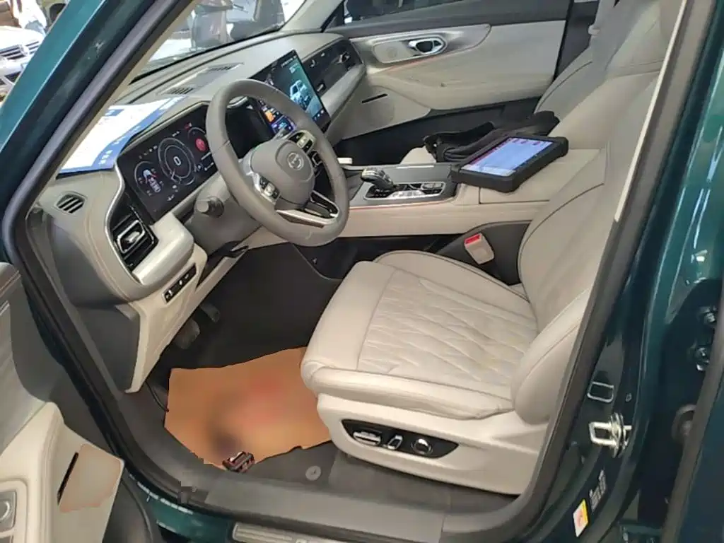 GAC Motor Trumpchi GS8 2022 — фото 15