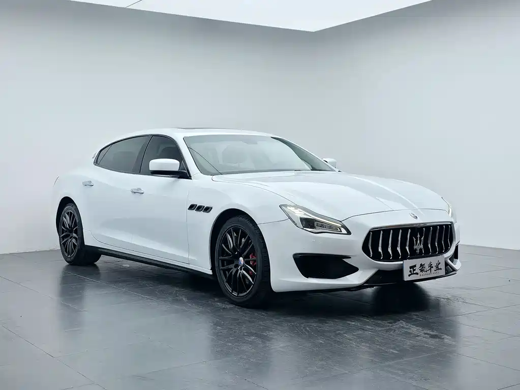 Maserati Quattroporte 2015 — фото 8
