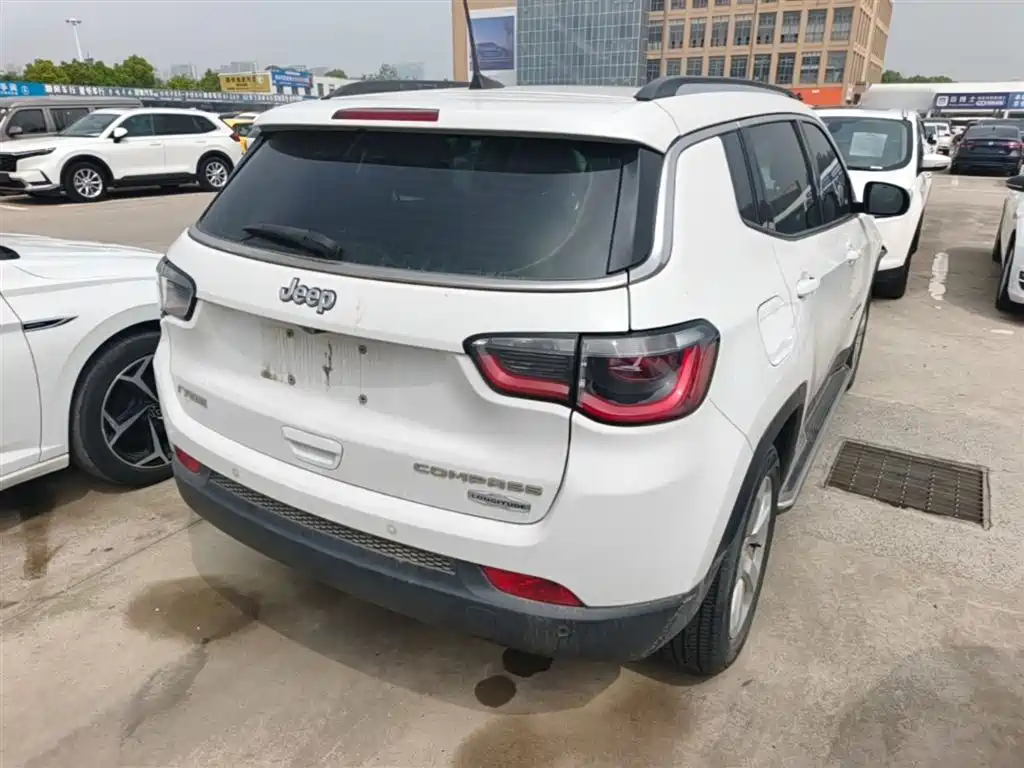 Jeep Compass 2017 — фото 5
