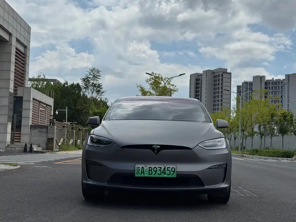 Tesla Model X 2023 — фото 2