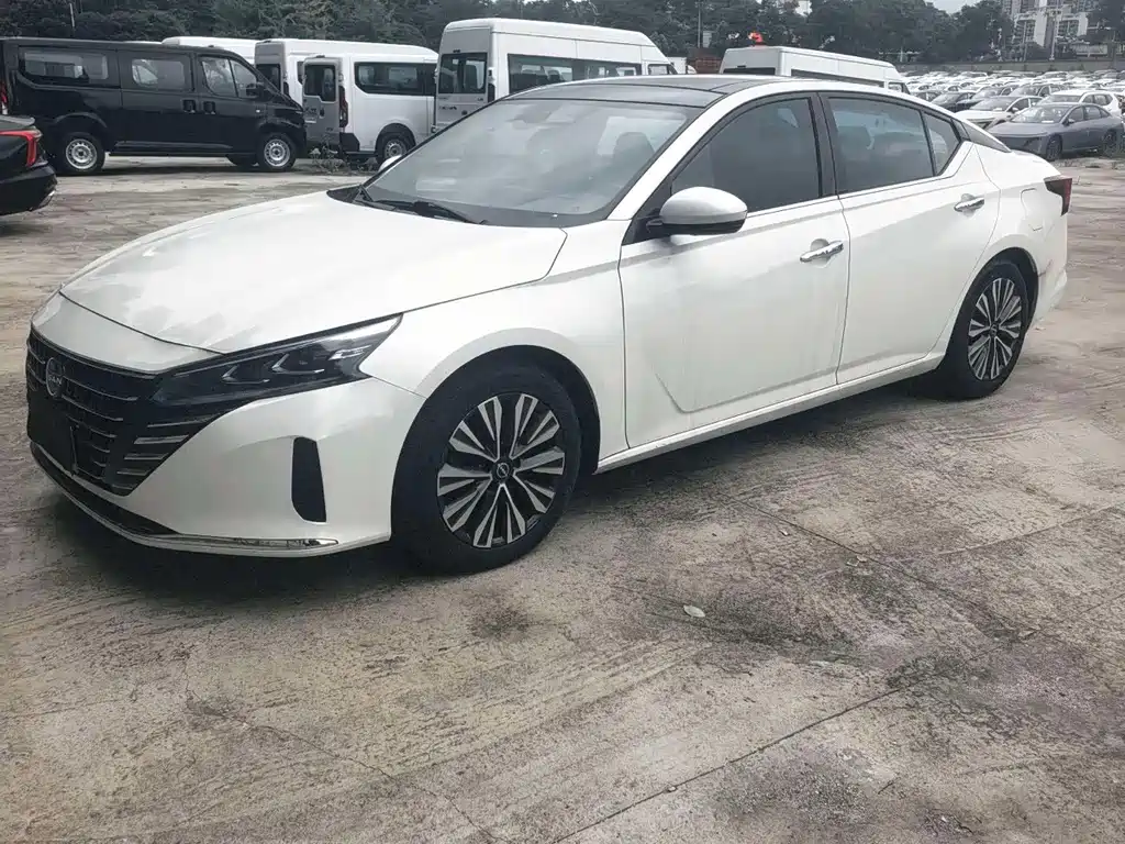 Nissan Teana 2023 — фото 1