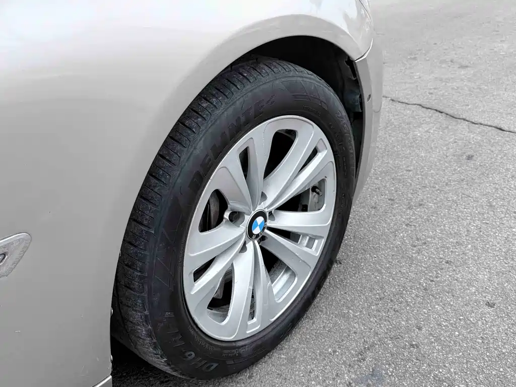 BMW 7 Series 2012 — фото 26