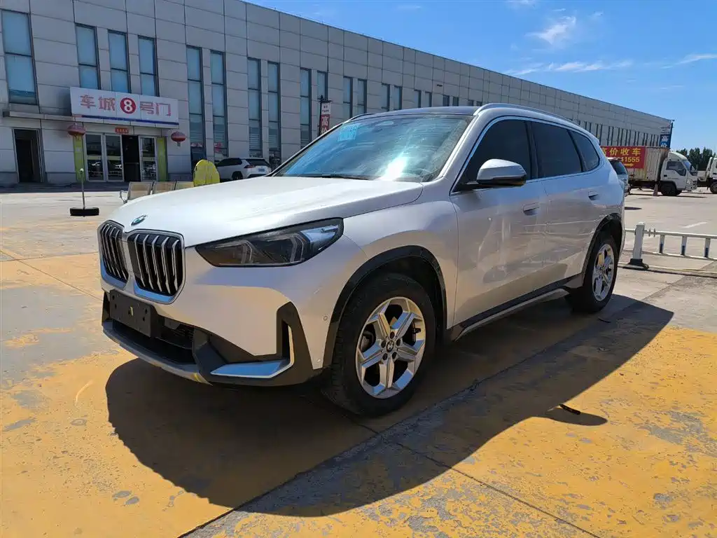 BMW X1 2023 — фото 1