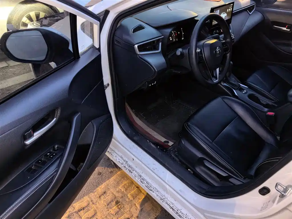 Toyota Corolla 2023 — фото 14