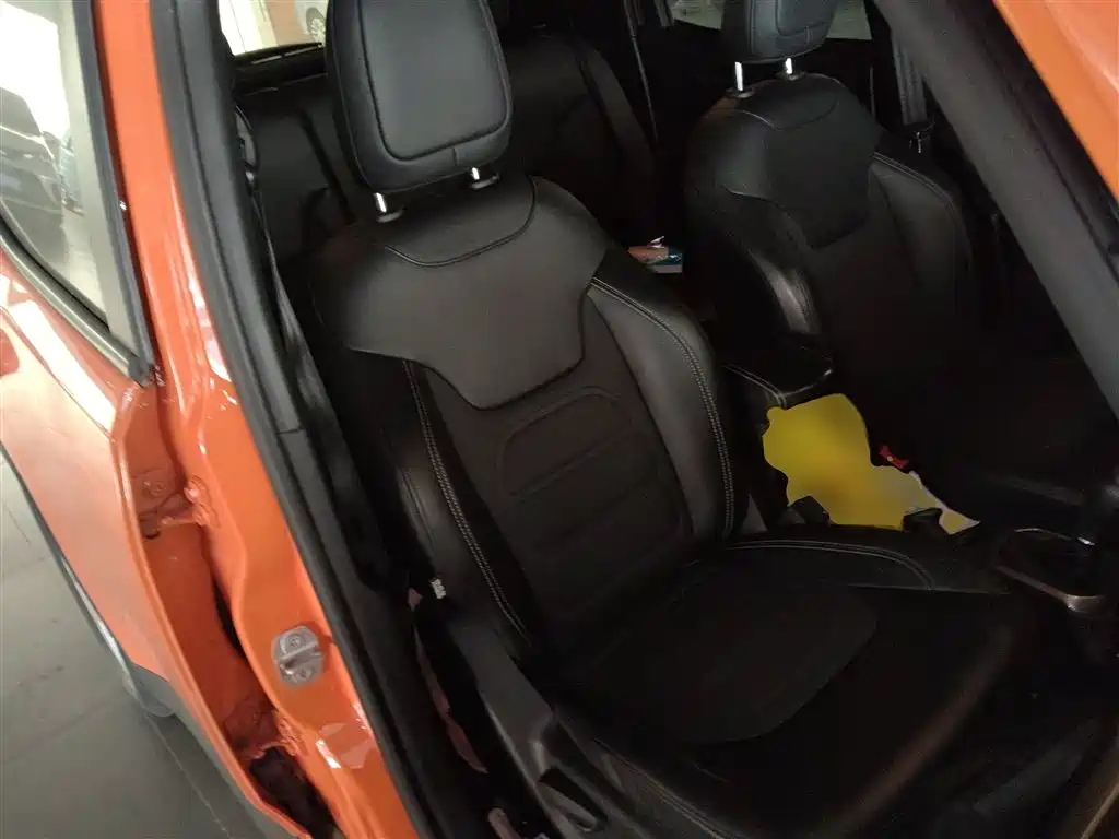 Jeep Renegade 2020 — фото 20