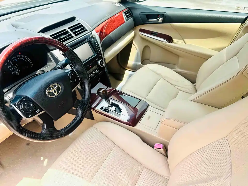 Toyota Camry 2012 — фото 18