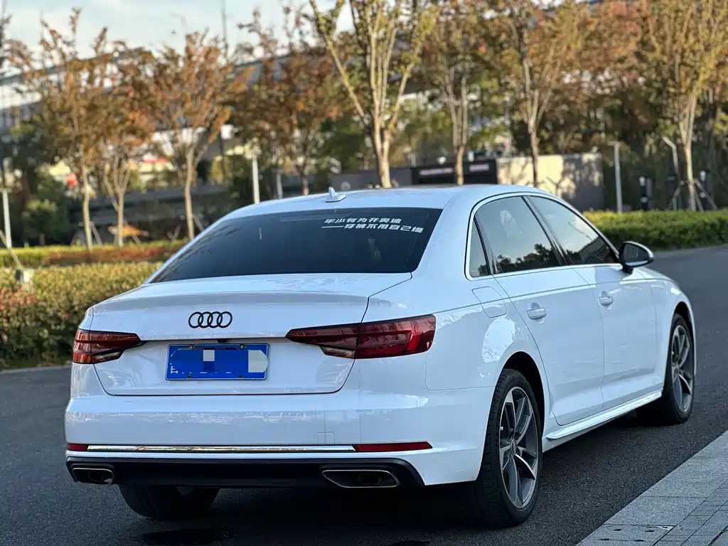 Audi A4L 2019 — фото 6
