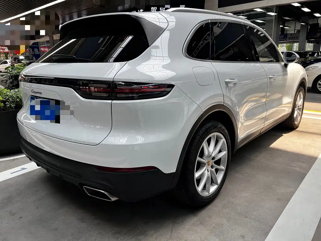 Porsche Cayenne 2018 — фото 19