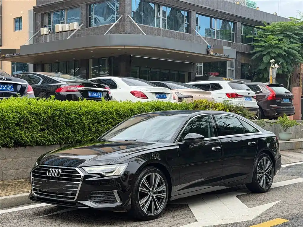 Audi A6L 2019 — фото 1