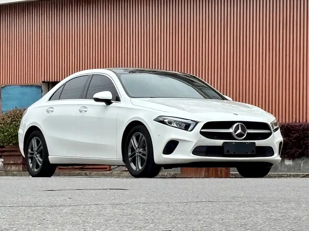 Mercedes-Benz A-Class 2020 — фото 3