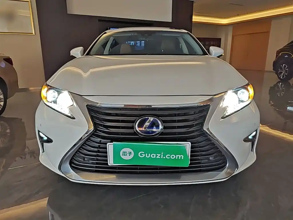 Lexus ES 2016 — фото 3