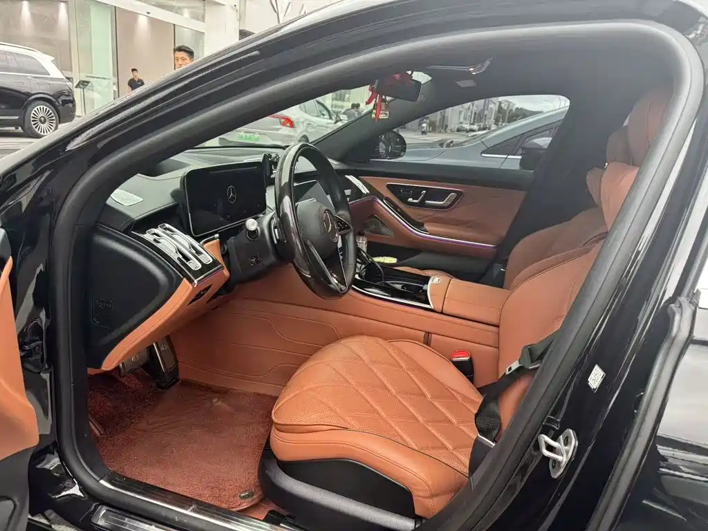 Mercedes-Benz S-Class 2025
