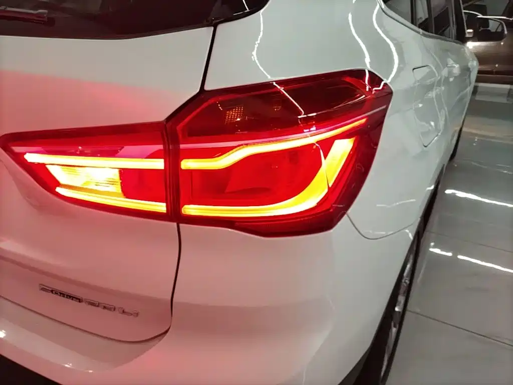 BMW X1 2019 — фото 8