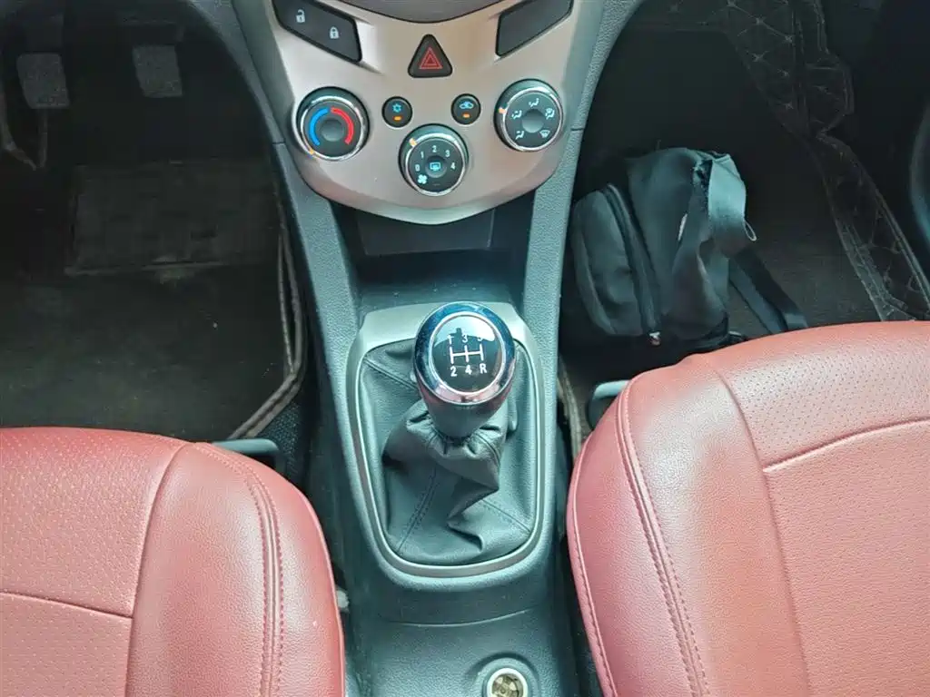 Chevrolet Aveo 2016 — фото 14