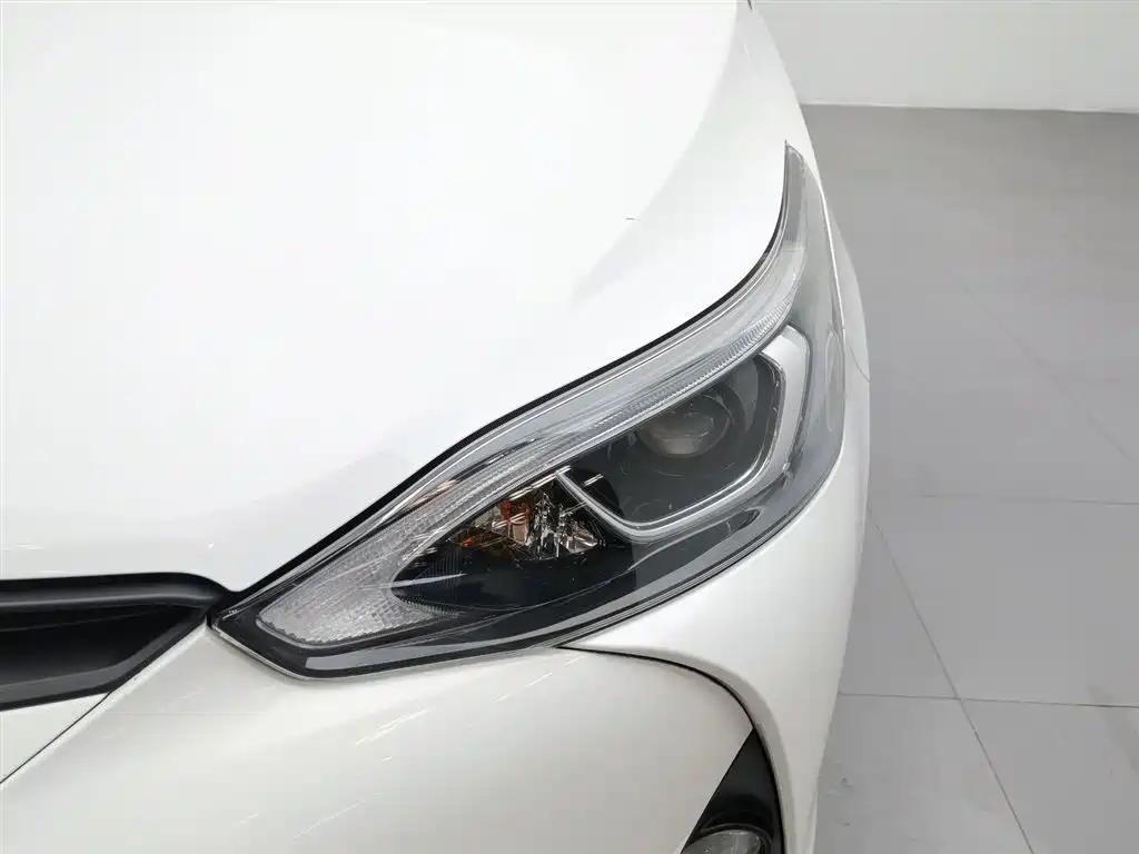 Toyota Yaris L 2017 — фото 7