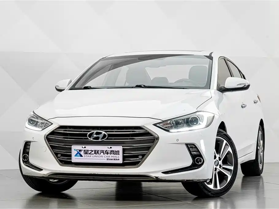 Hyundai Elantra 2018 — фото 2