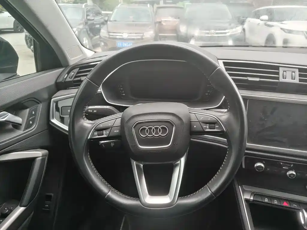 Audi Q3 2022 — фото 22