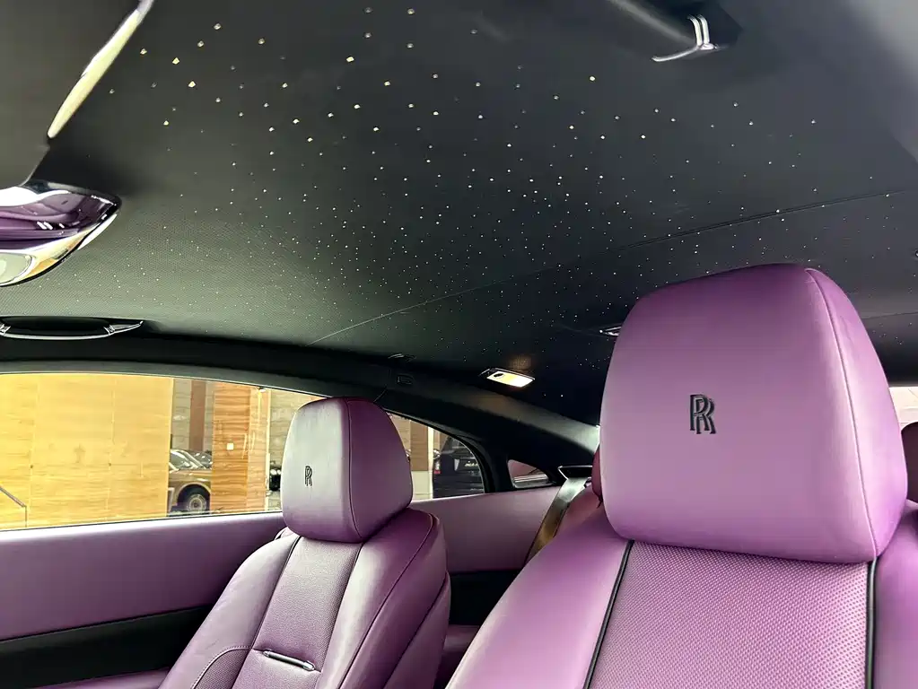 Rolls-Royce Phantom 2018 — фото 11
